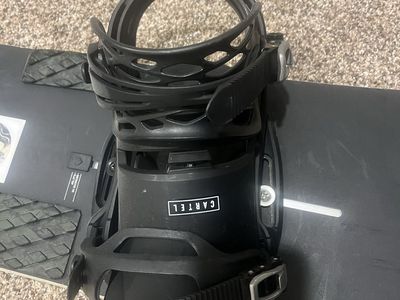 2023 Burton instigator with cartel bindings