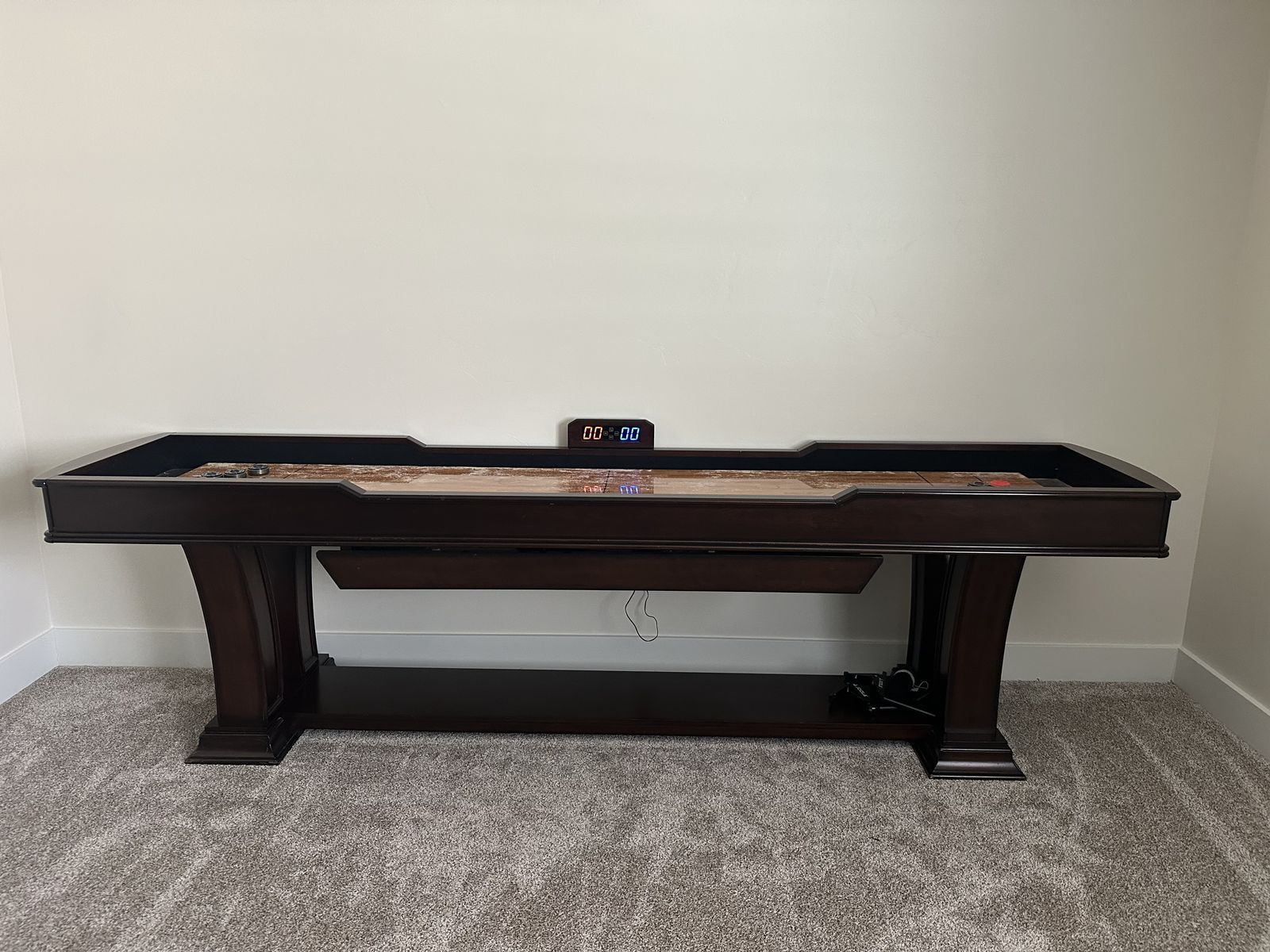 Shuffle Board Table 9 Feet long