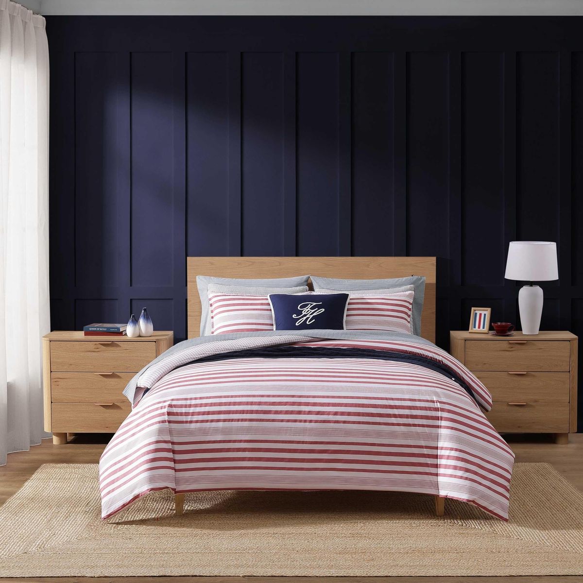 Tommy Hilfiger - Queen Duvet Cover Set, Reversible Cotton Bedding with a Naturally Soft Feel, Classic Americana, 3 Piece Bed Set