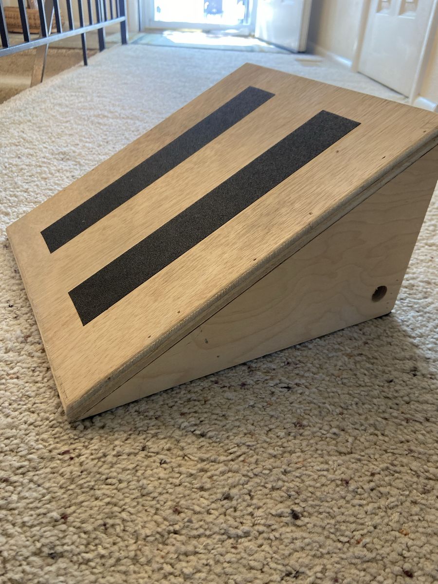Calf and foot stretching platform