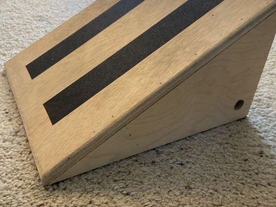 Calf and foot stretching platform