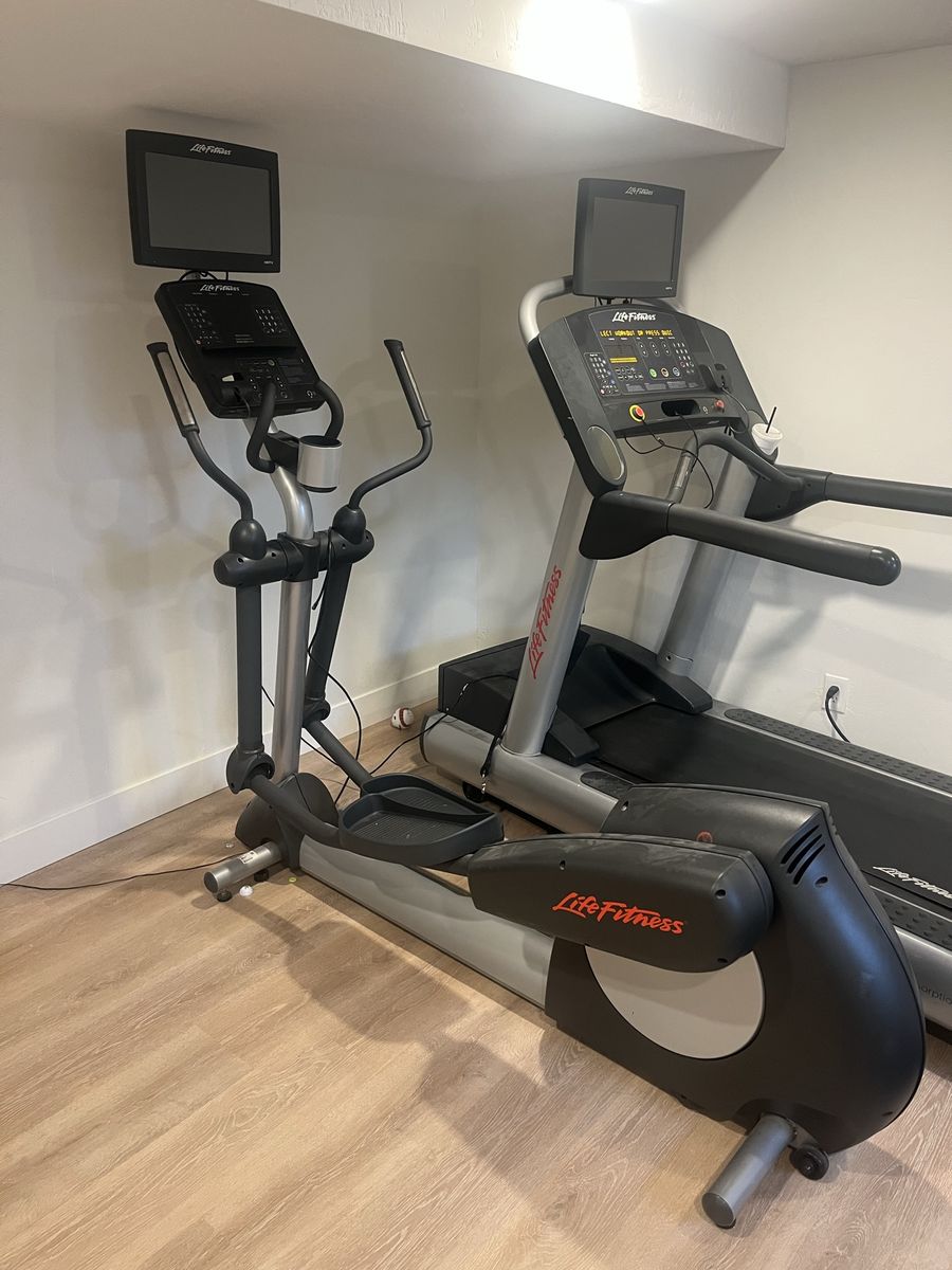 Life Fitness Commercial grade elliptical trainer