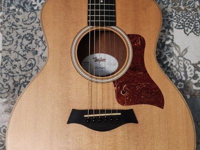 Taylor GS Mini Acoustic Guitar and Case spruce top and mahogany back and sides Martin Gibson etc