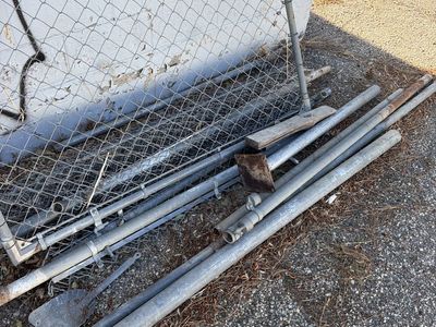 Random gate and metal