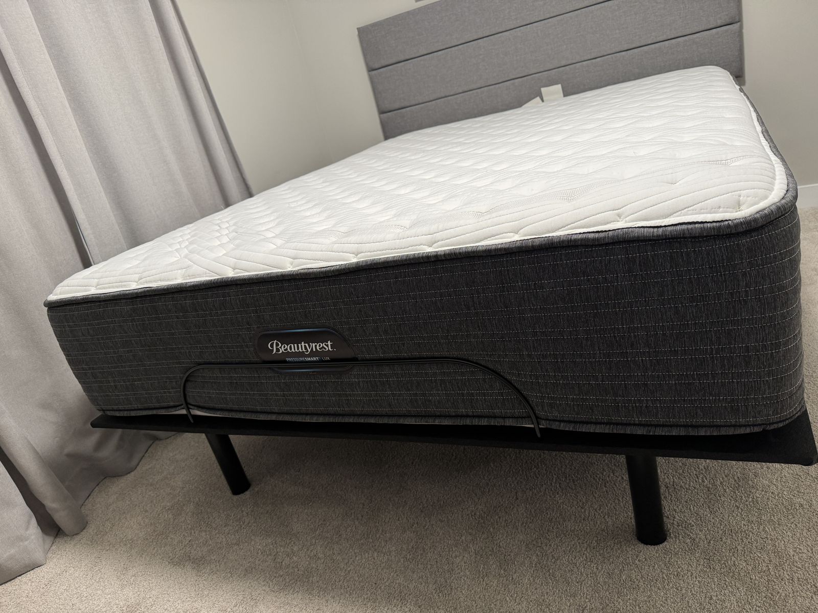 Beautyrest PressureSmart Lux Queen Mattress + Adjustable Base — Like New