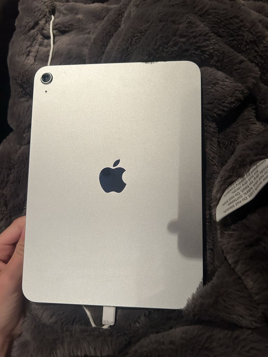 Apple iPad 11 inch 128GB 11th generation and 128GB WiFi - Space Gray with Casely Smart Cover and USB-C apple pencil.