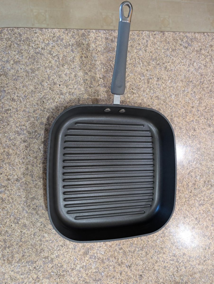 The Pampered Chef Hard-Anodized Square Grill Pan 12" skillet with Glass Lid