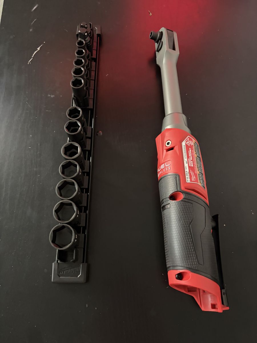 Milwaukee Insider Extended Box Reach Ratchet