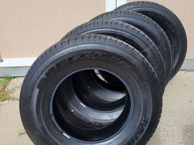 Bridgestone Dueler H/T 685 Tires