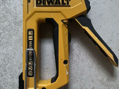 Dewalt taker stapler