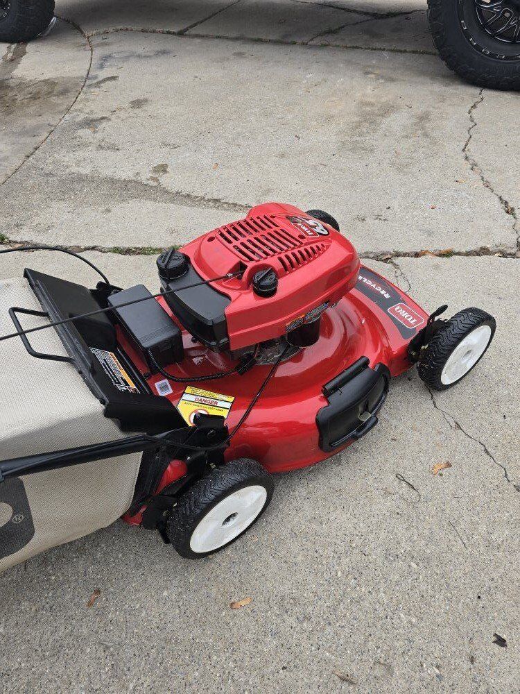 Toro self propelled lawn mower w electric start!!