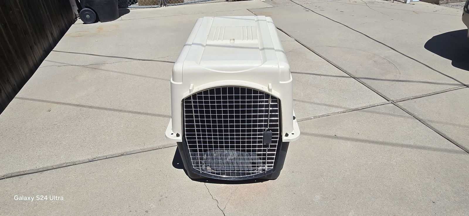 XL Dog Crate/ Kennel 40x26x29