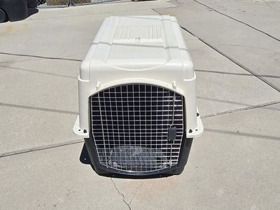XL Dog Crate/ Kennel 40x26x29