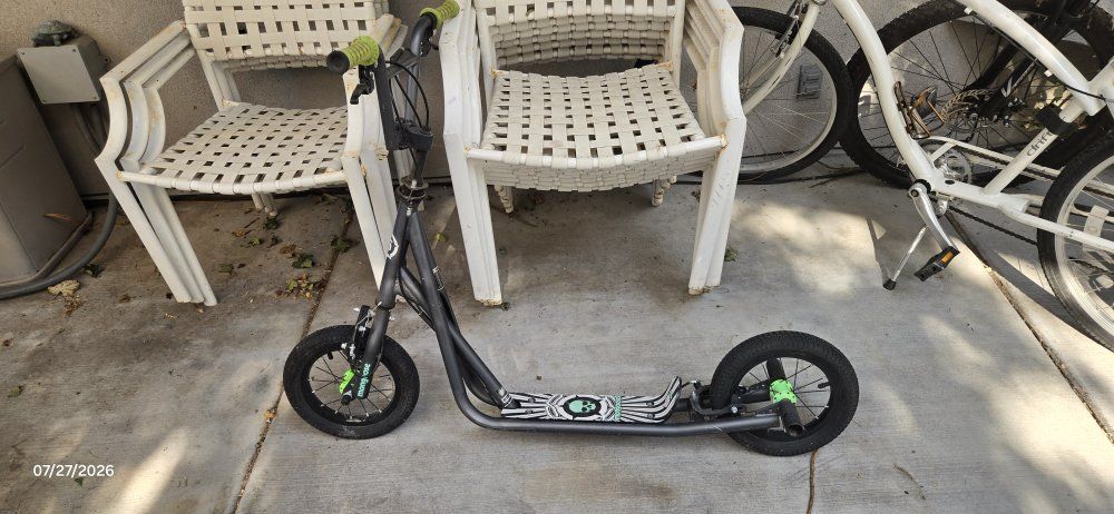 Madd Gear MGP Two Wheel Push Scooter - Black/Green