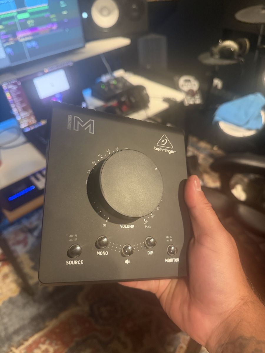 Behringer MONITOR1 Passive Stereo Monitor & Volume Controller for Studio/Desktop