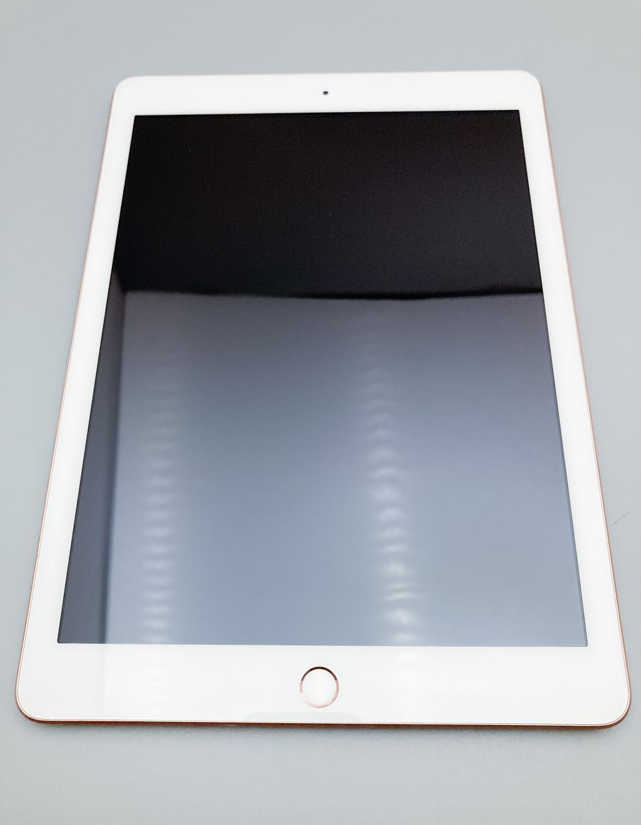 Apple iPad 6th Gen. 2018 - 32GB, Wi-Fi, 9.7in - Gold MRJN2LL/A