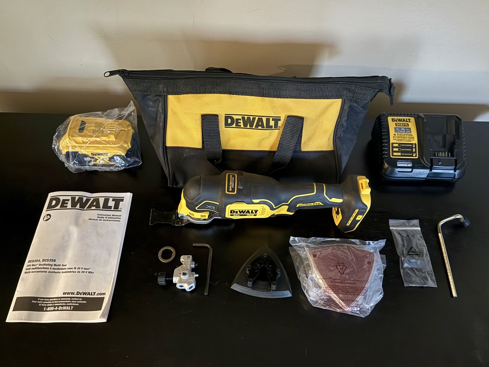 DEWALT 20V XR Brushless Oscillating Multi-Tool Kit - Like New