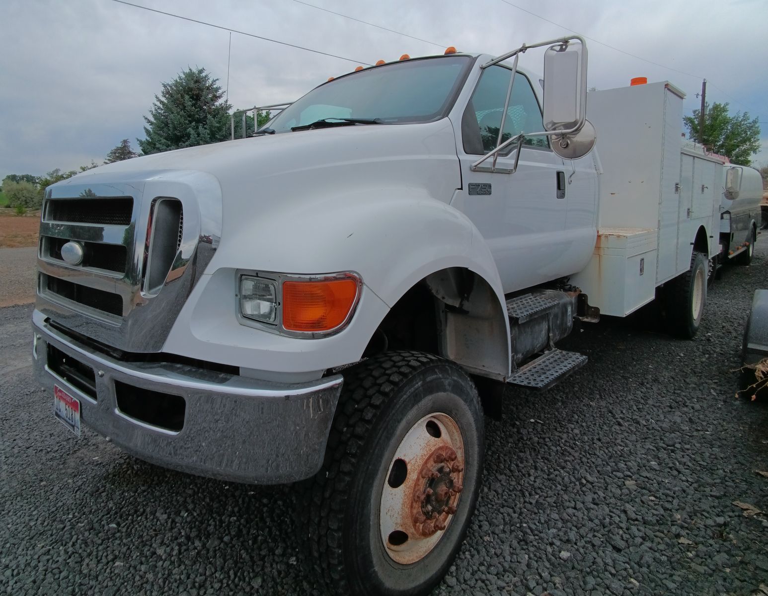 Service truck, work truck, service body