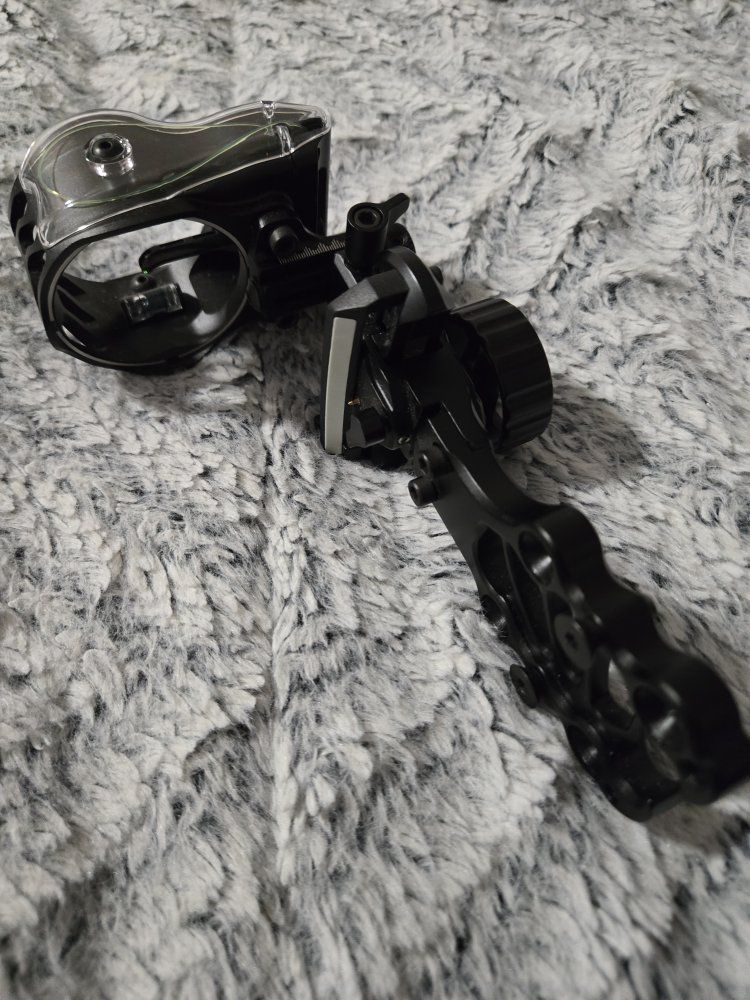 CABELAS SINGLE PIN SLIDER BOW SIGHT, LIKE NEW