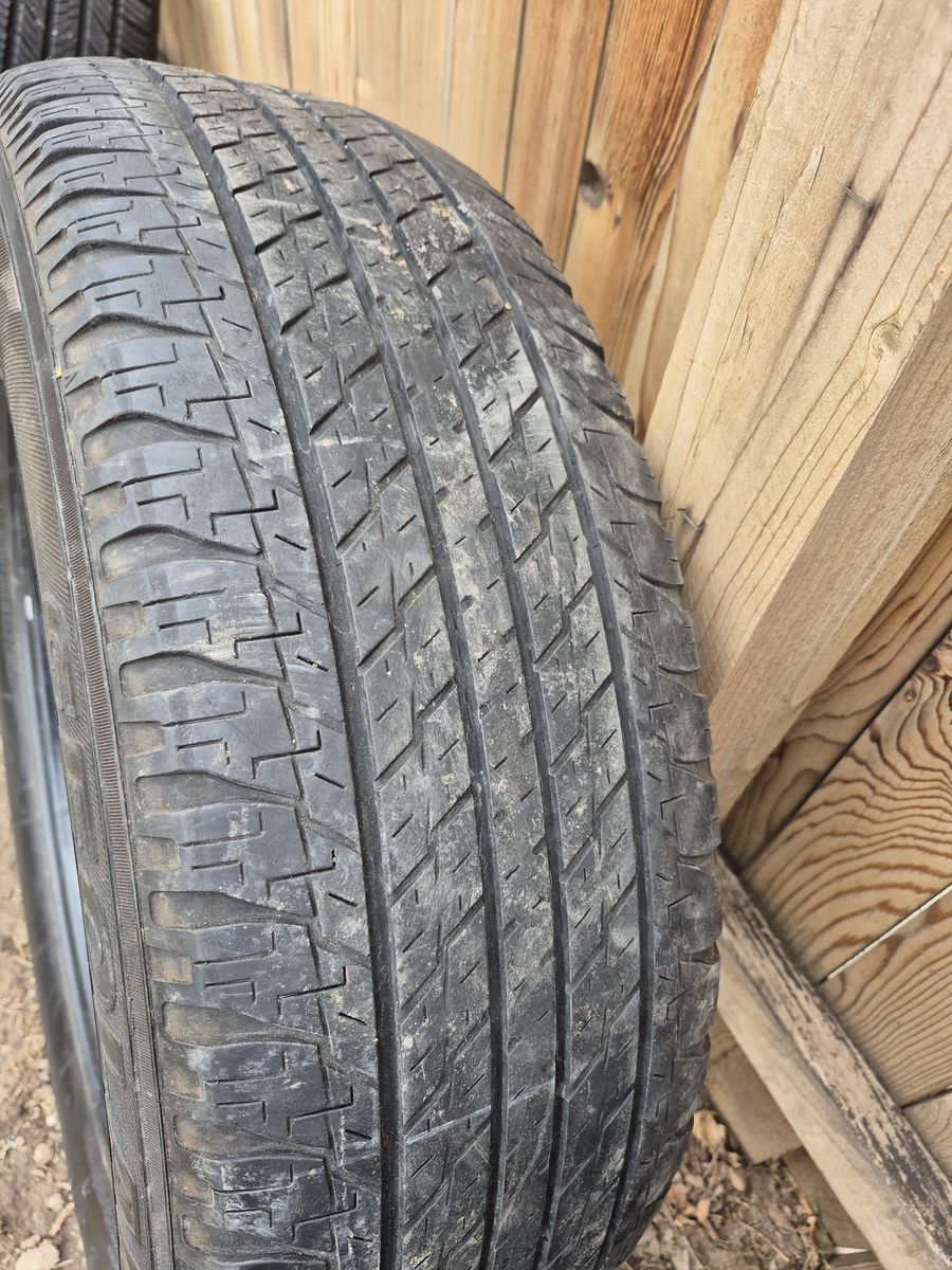 Yokohama 245 / 60 R20