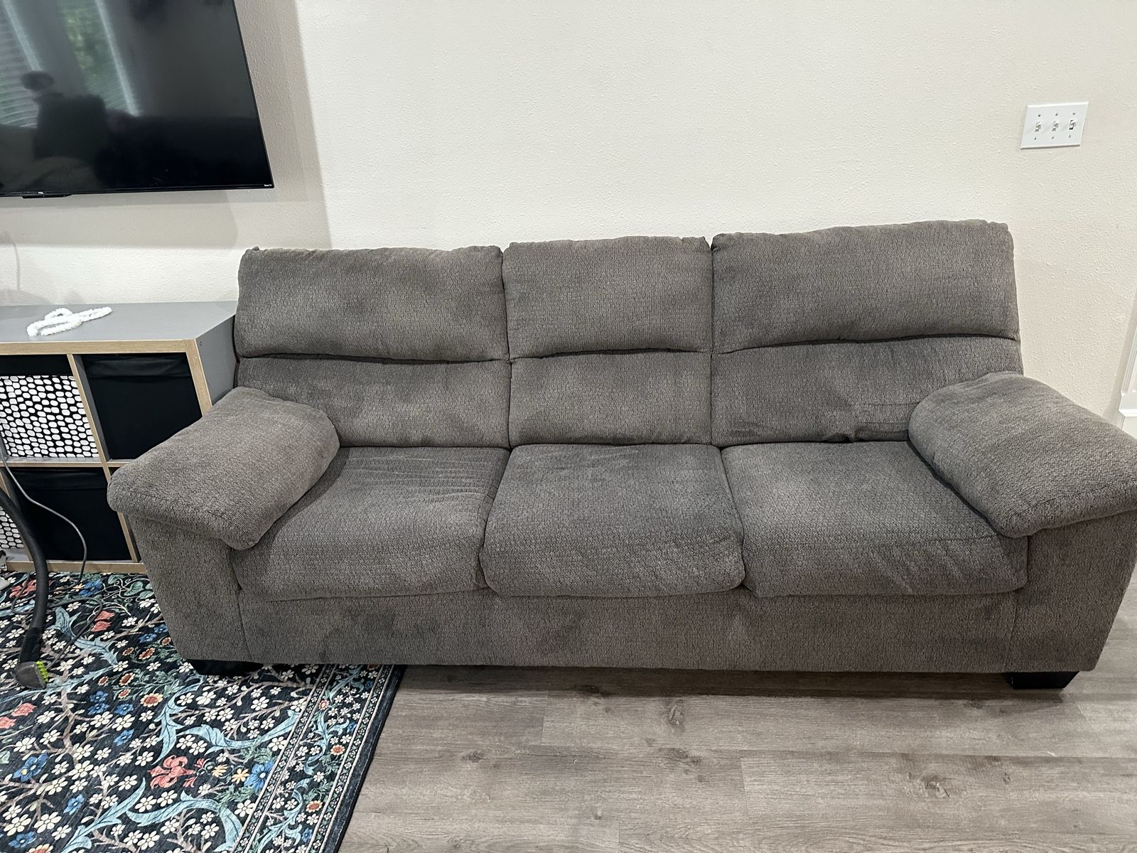 Gray sofa (90")
