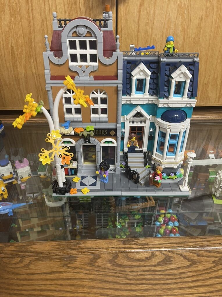 Lego Bookshop 10280