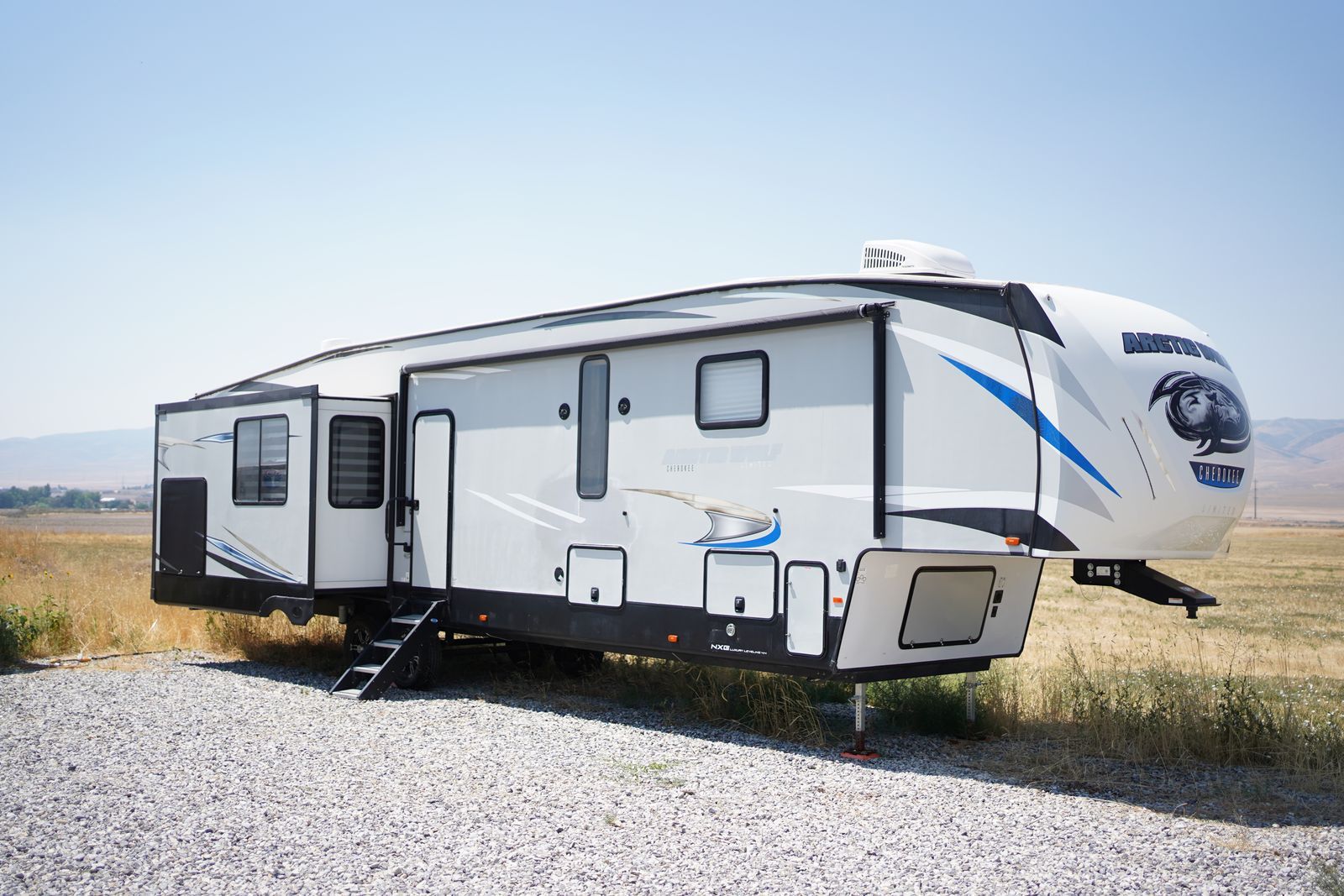 2020 Forest River Arctic Wolf 3660 Suite 43' Trailer