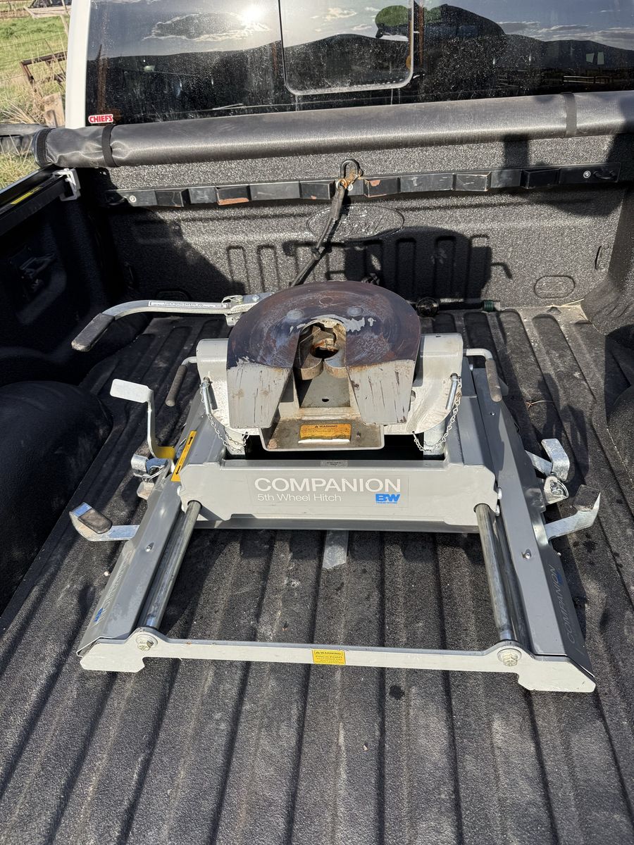 B&W Companion Slider 5th Wheel Hitch