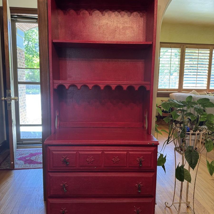 Dresser/hutch