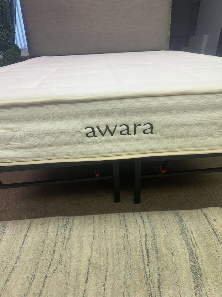 Awara, Natural Organic Hybrid Mattress, King, Like New