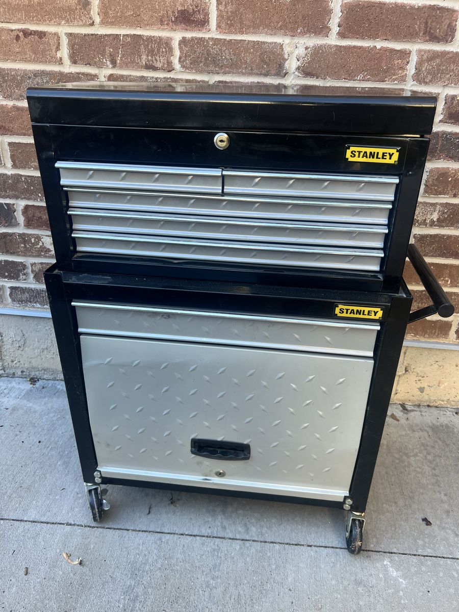 Stanley Black & Silver Rolling Tool Chest with Multiple Drawers & Keys