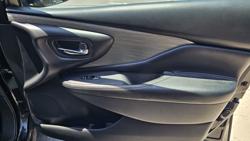 Main image 33