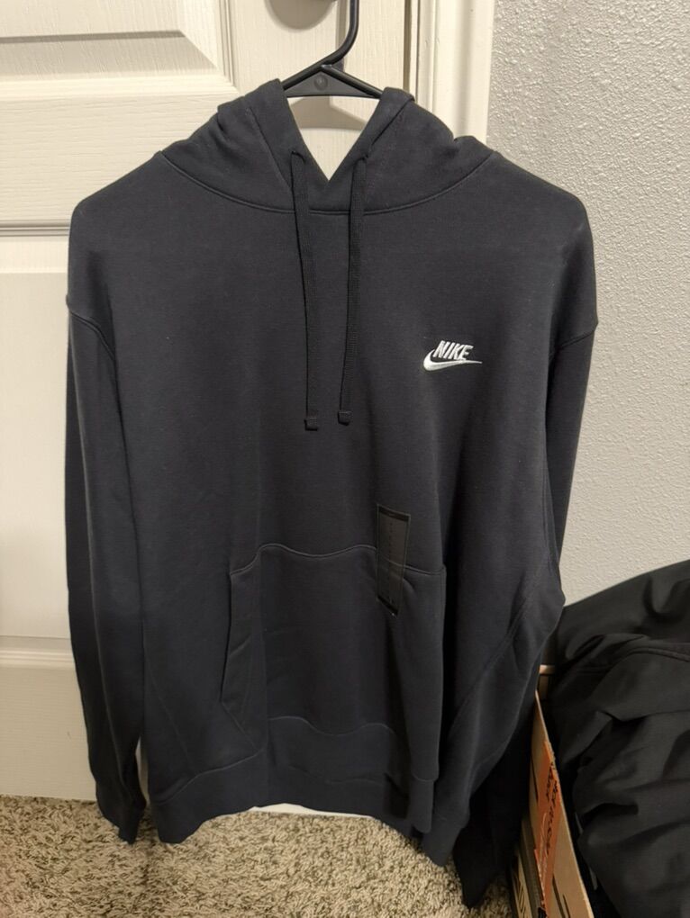 New With Tags Mens Nike Hoodie Size L