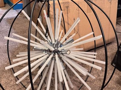Brand New-Pallet of Modern & Stylish Pendant Lights, Light Fixtures, Chandeliers, Lamps, Etc