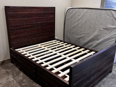 Townsend Solid Wood Storage Bed - Queen