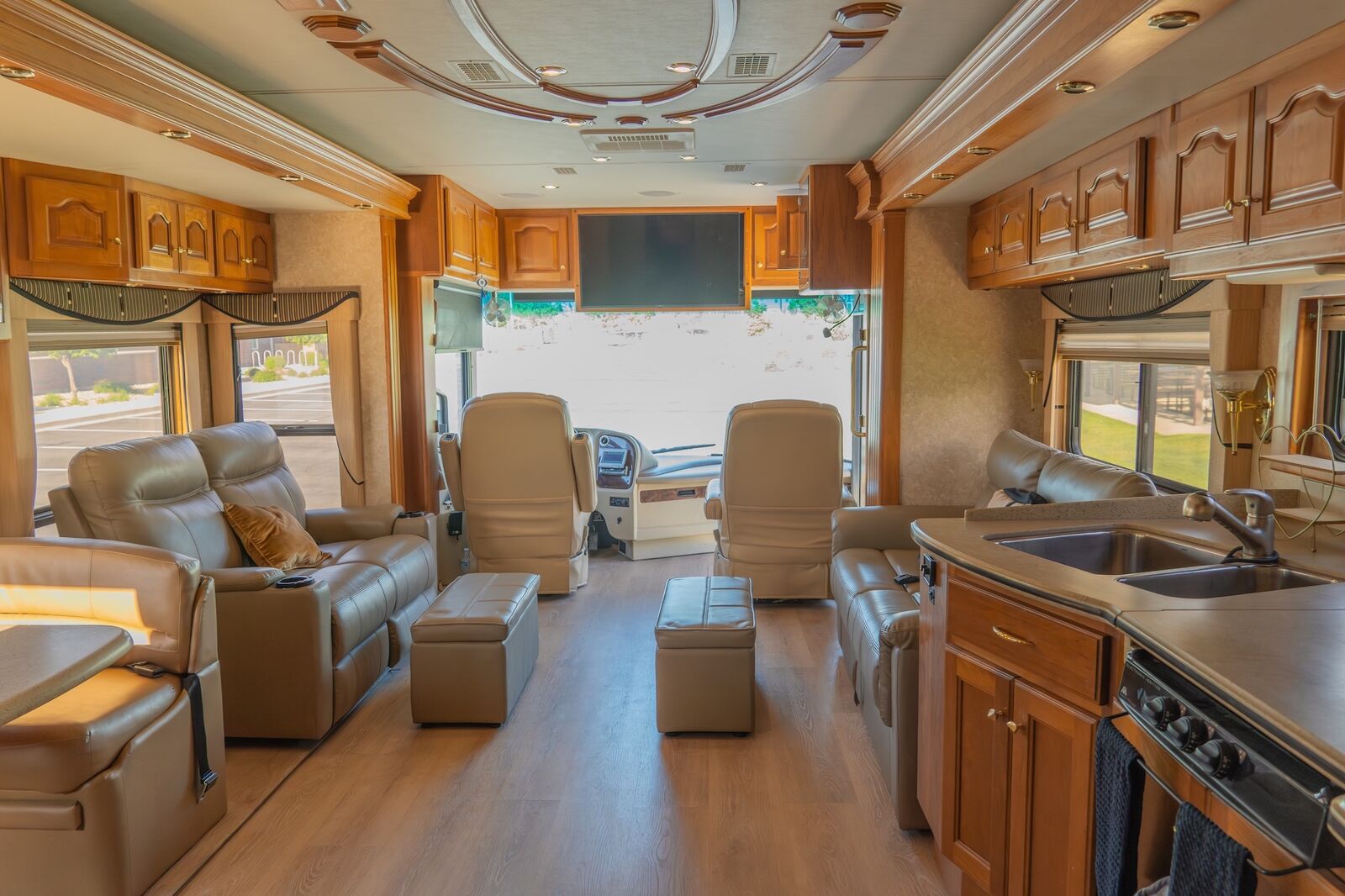 Country Coach Allure 470 - 9 Seatbelts! Inspected, Fully Inspected -Ready To Go!