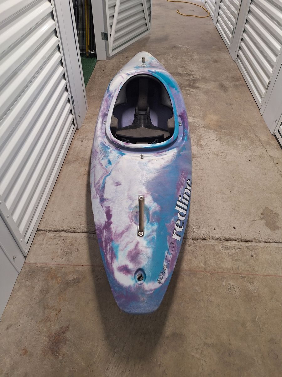 Kayak Dagger Redline White water