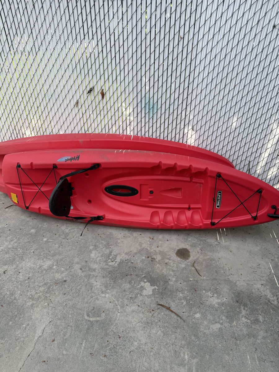Lifetime Hydros 85 Red Sit-on-Top Kayak with Paddle, Used