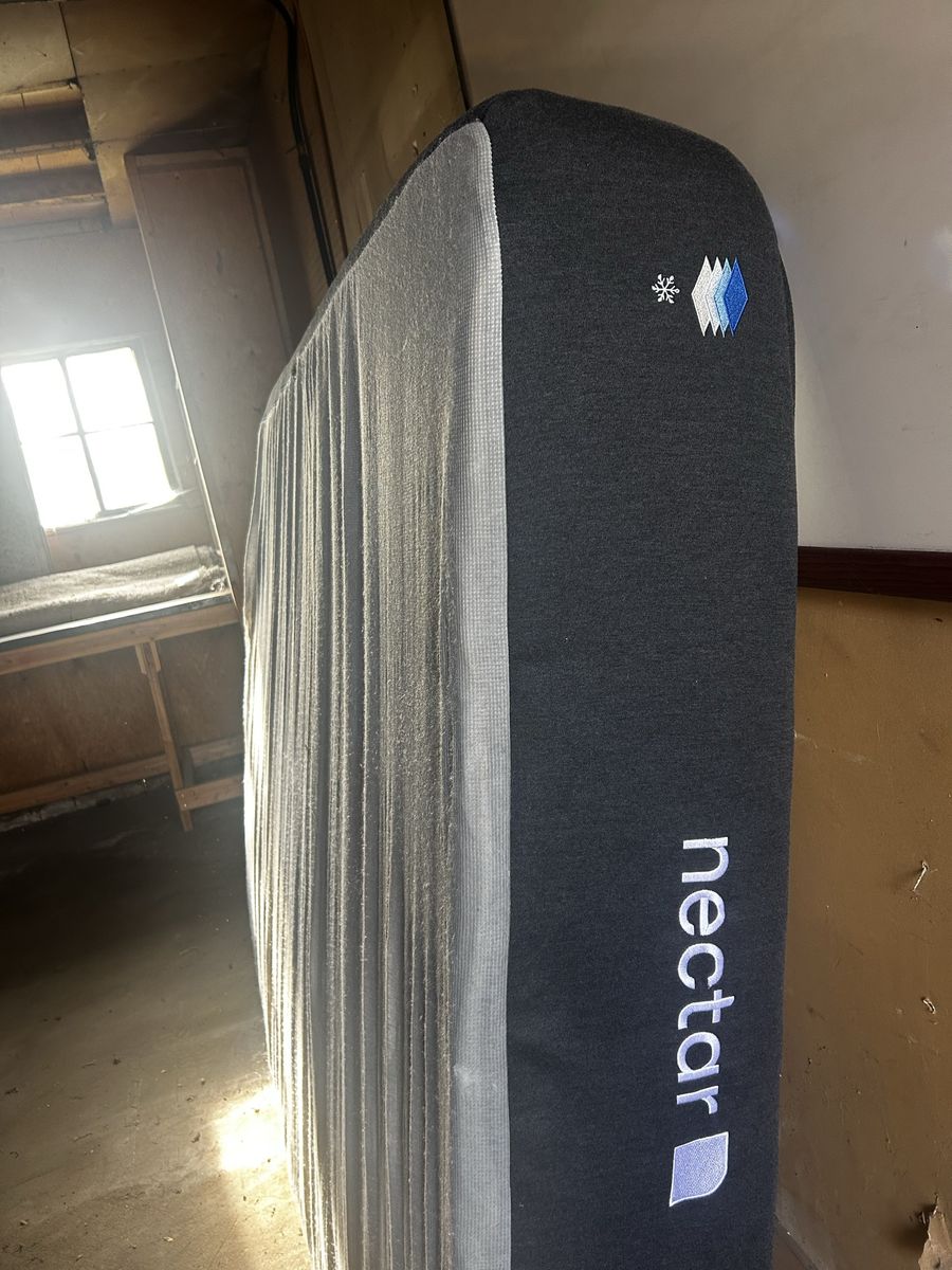 Queen nectar mattress