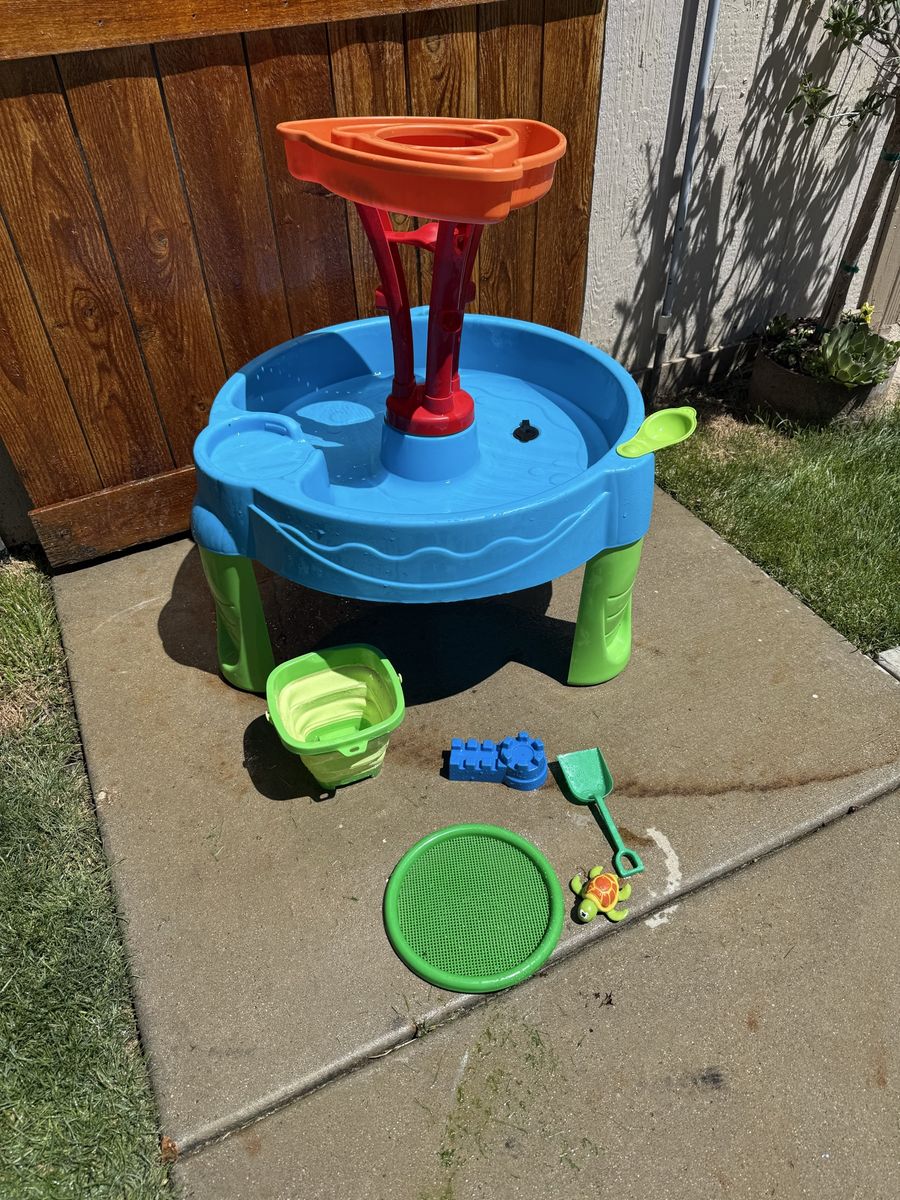 Water and sand toddler size sand table
