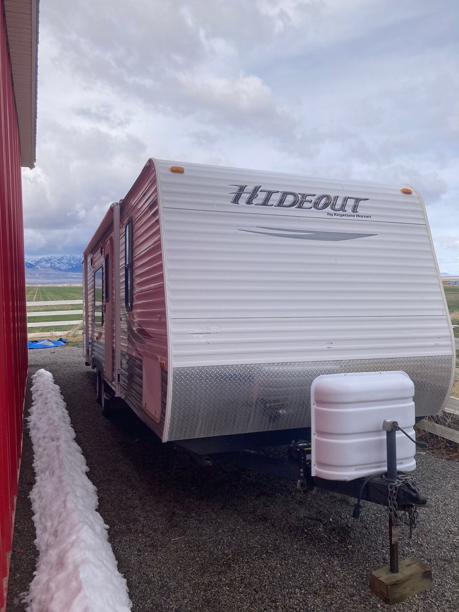 2012 Keystone Hideout 27RBWE With Bunks