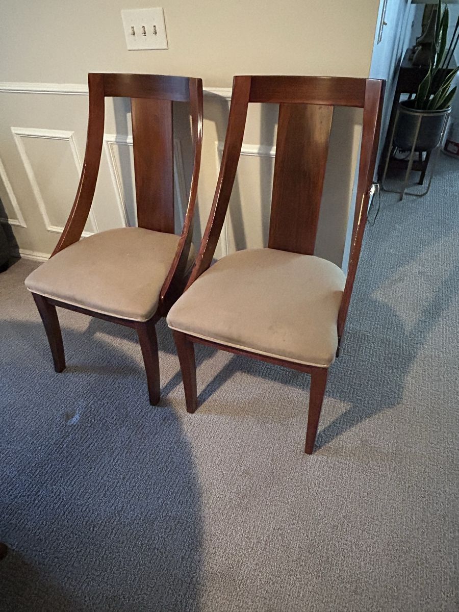Set of 6 dinning chairs 