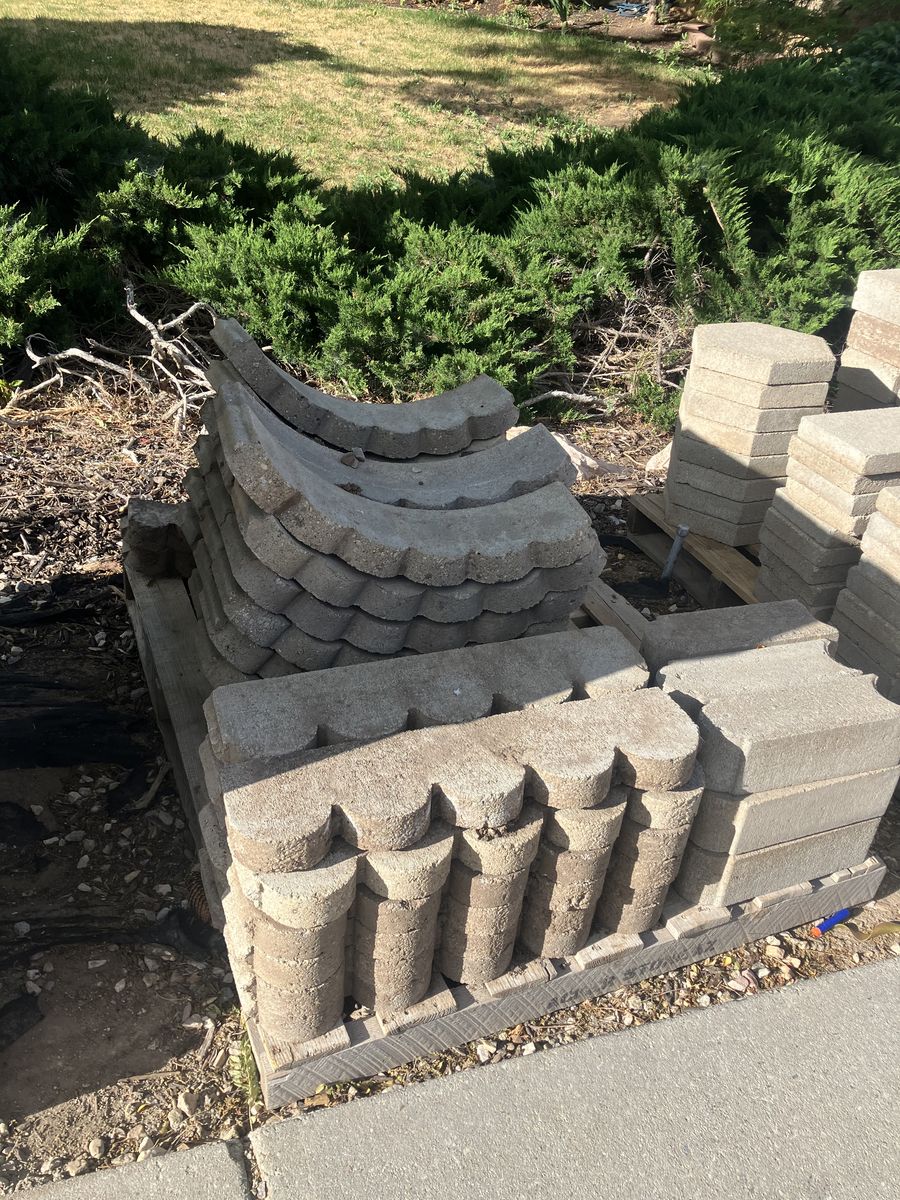 Used concrete curved and straight scalloped edging
