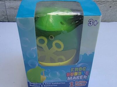 Bubble set and frog bubble blower