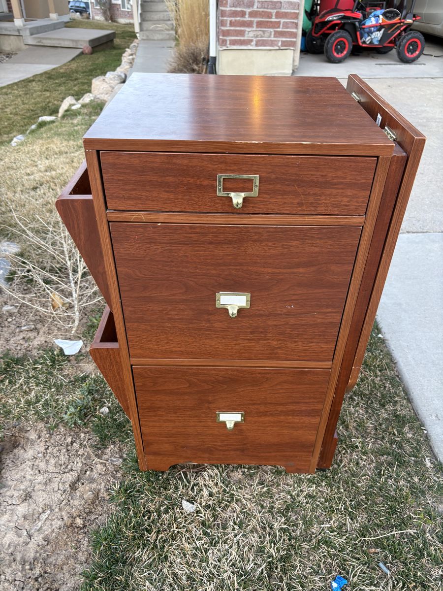 File cabinet/desk