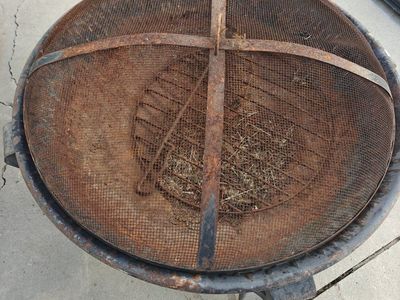 Heavy-Duty Outdoor Fire Pit with Spark Screen - Used