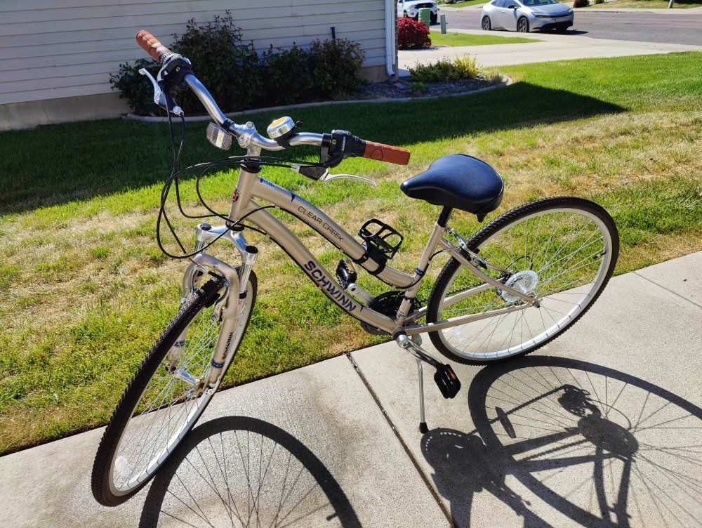 Schwinn Clear Creek 700x35c (28”) Step-Thru Hybrid Bike, V-Brakes