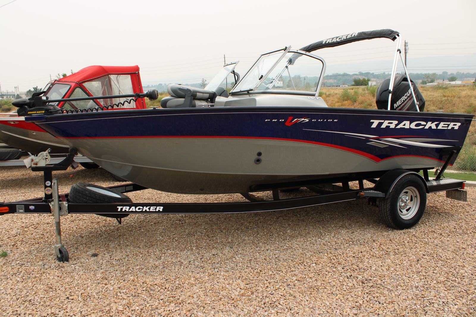 2014 Tracker Pro Guide 175 W/T ( LOW LOW HOURS ! )