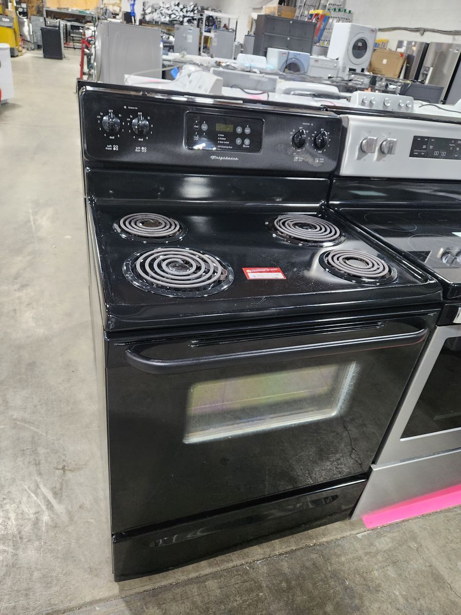 GREAT FRIGIDAIRE COIL TOP RANGE! WITH A FULL WARRANTY