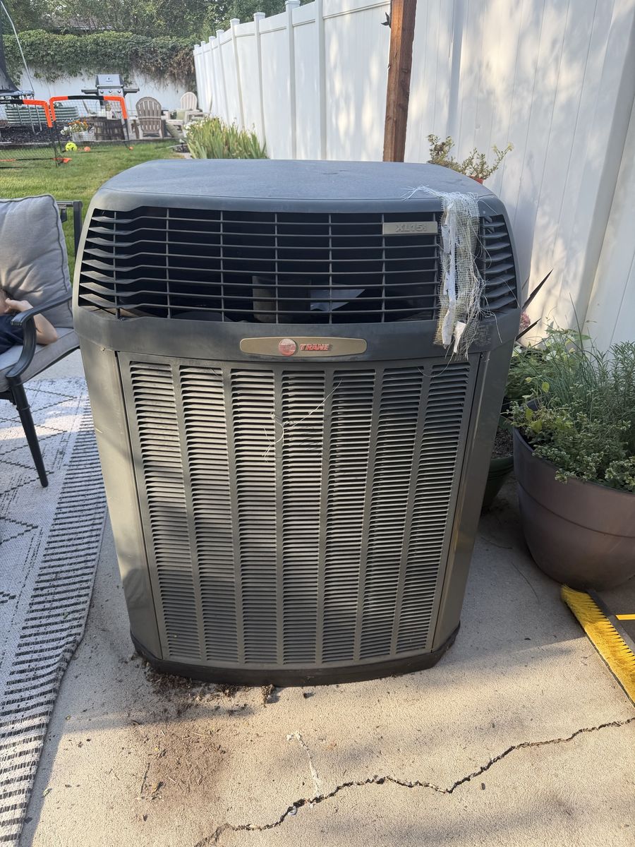 2007 Trane AC unit.  - working! 